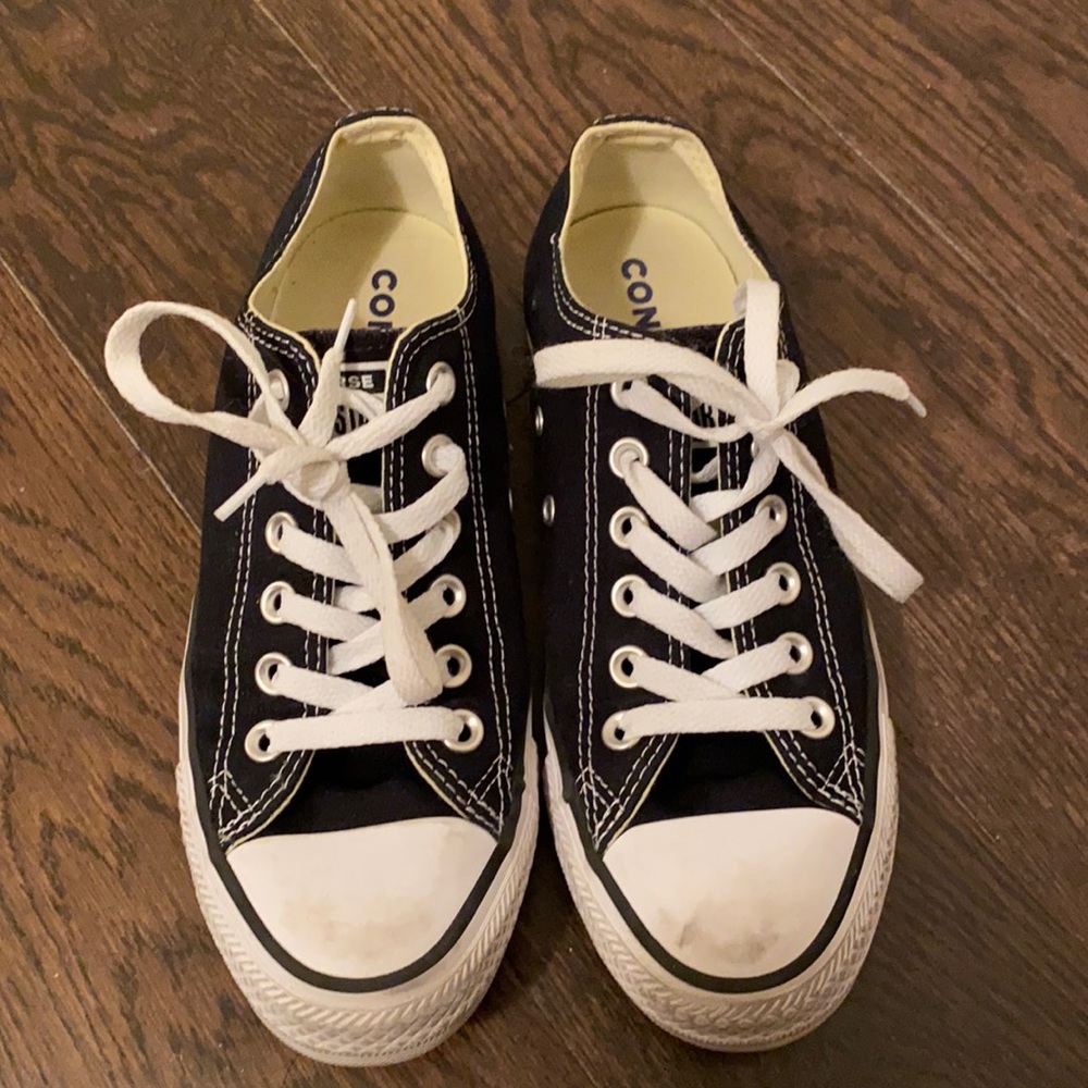 Black low top converse sneakers